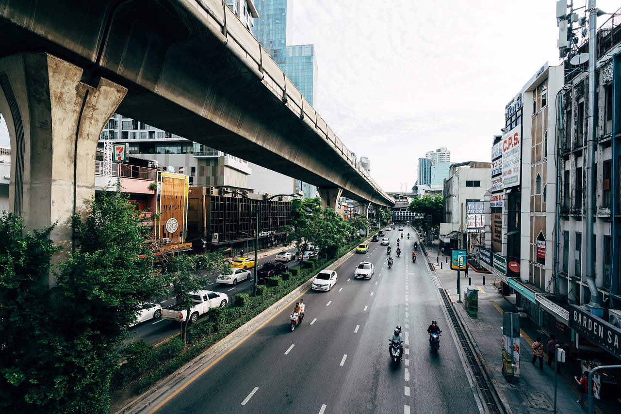 Bangkok Stadtansicht mit Skytrain
